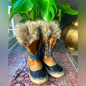 Sorel Boots Womens 7 Joan of Arctic Snow Brown Faux Fur Leather Lace Up Winter